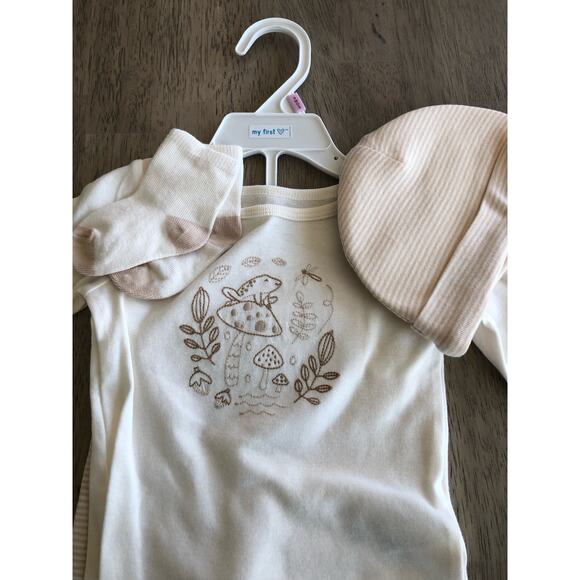Carters Frog and Toadstool Embroidered Three Piece Tan and Cream Set - 9M - Picture 2 of 3